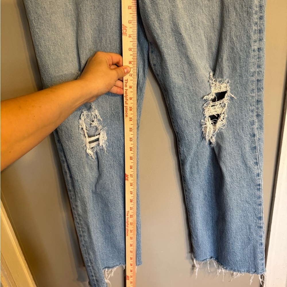 Levi’s Women’s Ribcage Straight Jeans with Button Fly - Picture 8 of 8